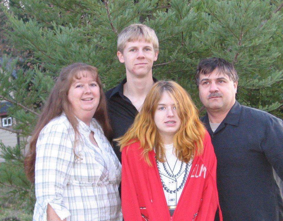 The Grass Valley Davenports. Aria, Kyrie, Tamara, and Gerald in 2010.
